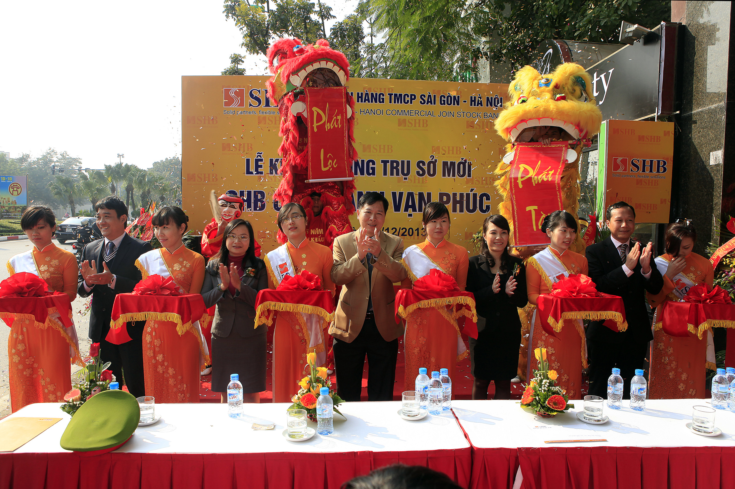 Le khai truong tru so moi CN Van Phuc